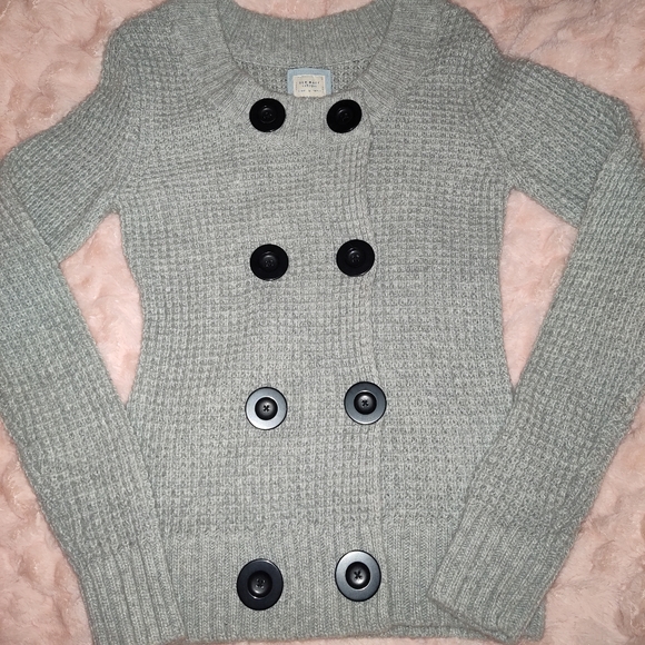 🔥 SALE! 6/$29 Scoop Neck Button Up Sweater - Picture 2 of 6